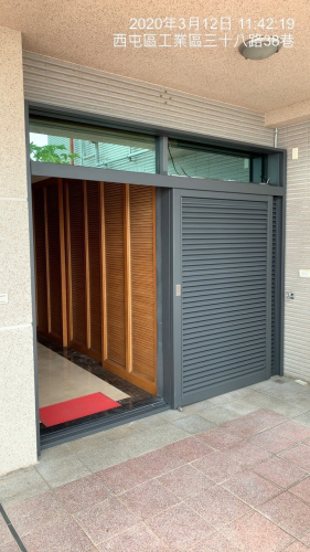 台中-百葉(頂樓橫拉門)