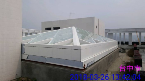 台中軟體園區-大買家-屋頂活動天窗工程